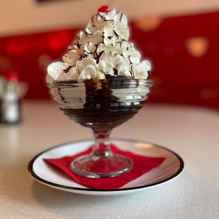 Hot Fudge Brownie Sundae